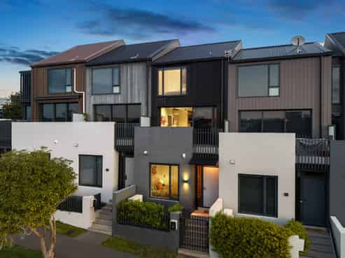 3/2 Second Avenue, Kingsland