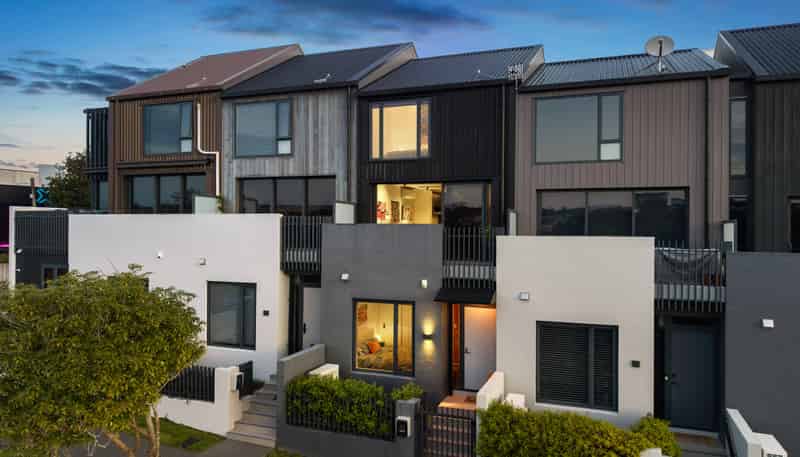 3/2 Second Avenue, Kingsland