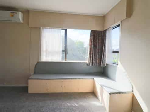 51 Clayton Ave, Otara