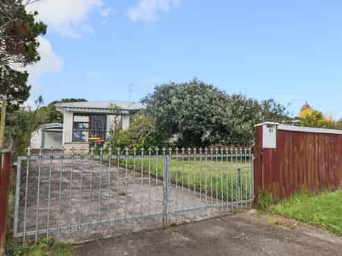 51 Clayton Ave, Otara