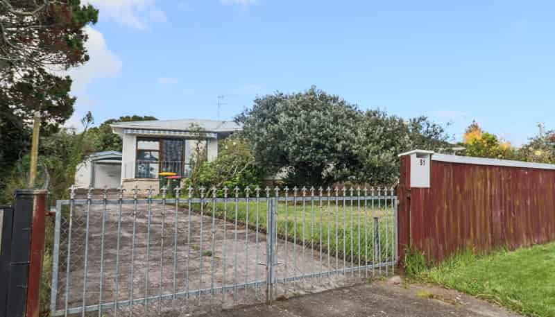 51 Clayton Ave, Otara