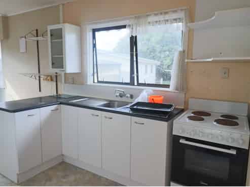 51 Clayton Ave, Otara