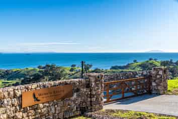 306 Sea View Road - Wawata Estate, Waiheke Island