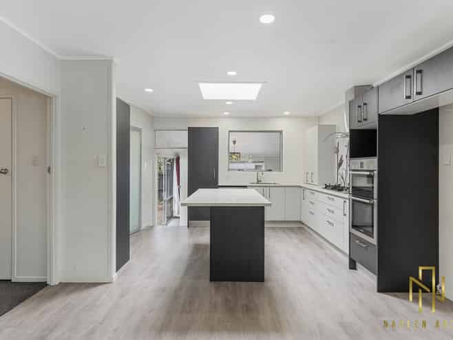7 Lakeside Drive, Pahurehure
