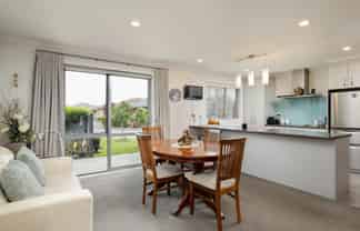 9 Korari Grove, Redwoodtown