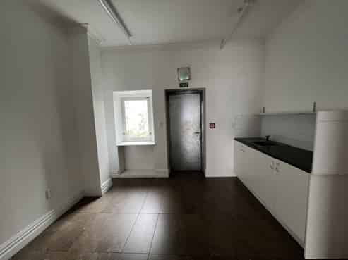 Small Vivian Street Retail