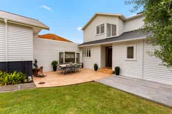 15 Seaview Road, Castor Bay