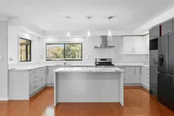 30 Rowesdale Drive, Ohauiti