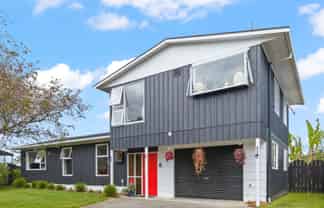 9 Meads Place, Bulls