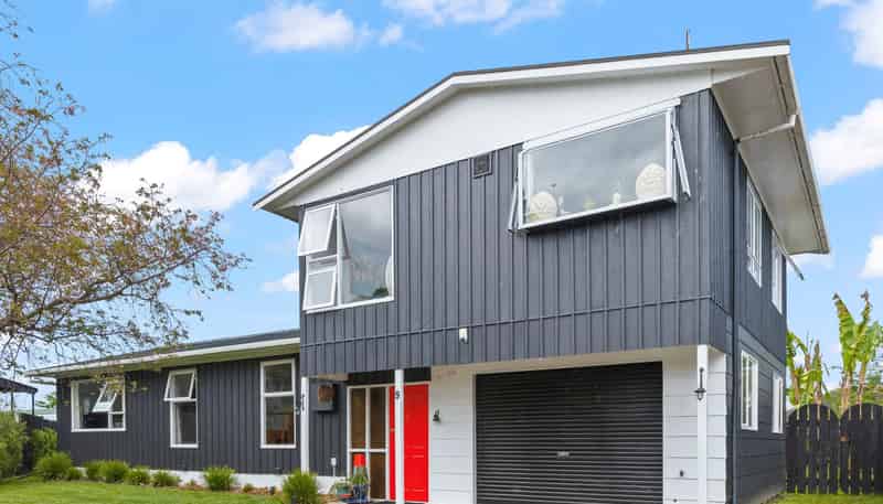 9 Meads Place, Bulls