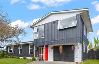 9 Meads Place, Bulls