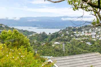 6 Sandhurst Way, Crofton Downs