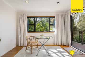 864 West Coast Road, Waiatarua