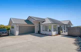242 Hillcrest Road, Wainui
