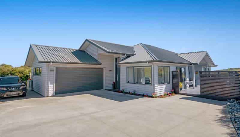 242 Hillcrest Road, Wainui
