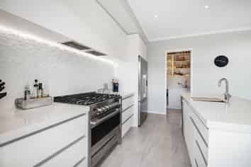 242 Hillcrest Road, Wainui