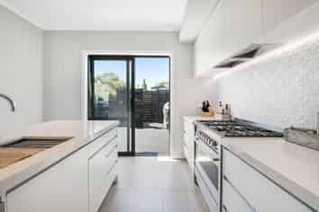 242 Hillcrest Road, Wainui