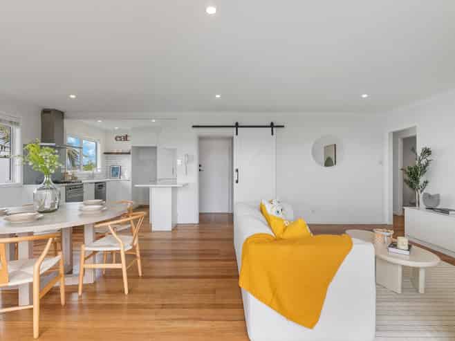 2/104 Sylvan Avenue, Northcote