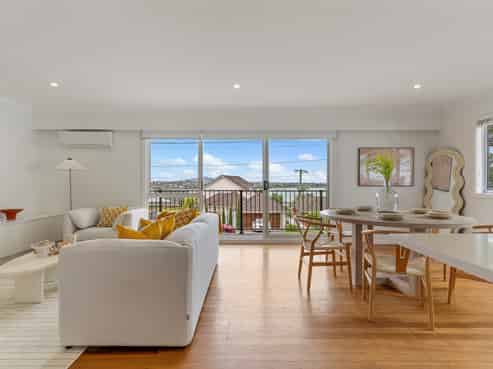 2/104 Sylvan Avenue, Northcote