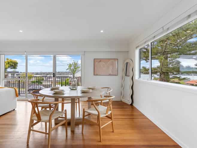 2/104 Sylvan Avenue, Northcote