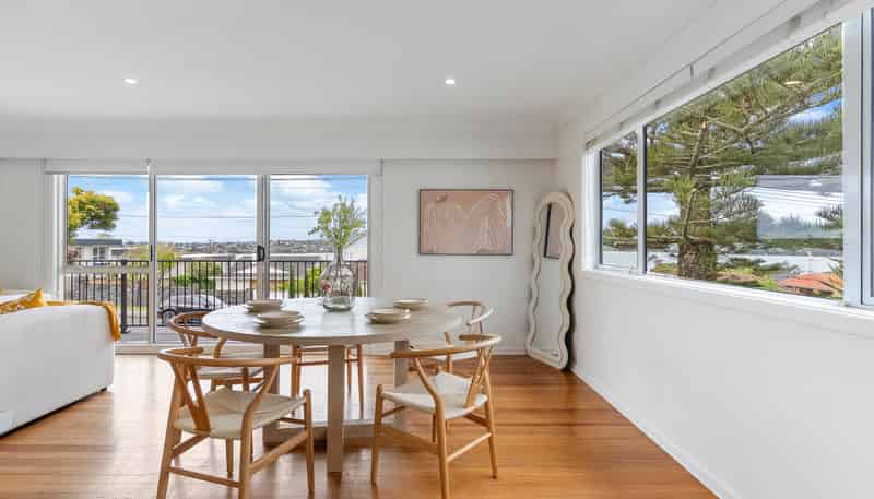 2/104 Sylvan Avenue, Northcote