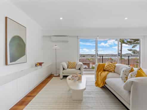 2/104 Sylvan Avenue, Northcote