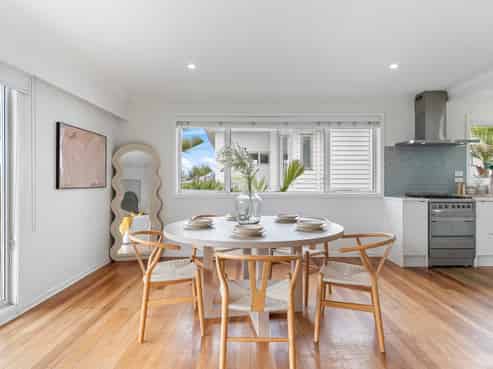 2/104 Sylvan Avenue, Northcote