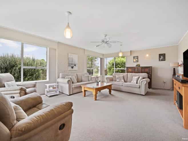 15  Allington Road, Massey
