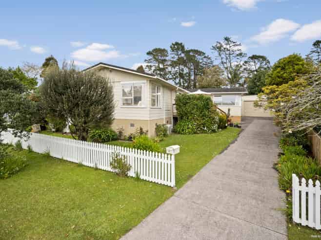 15  Allington Road, Massey