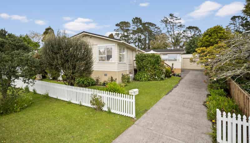 15  Allington Road, Massey