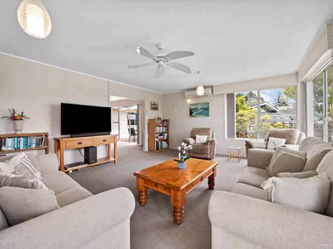 15  Allington Road, Massey