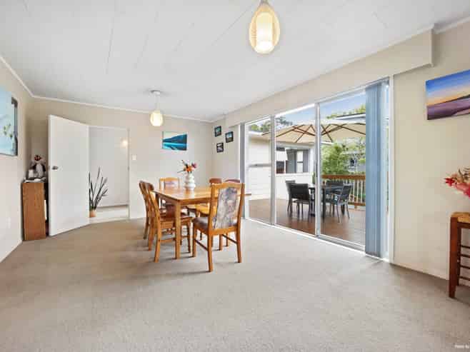 15  Allington Road, Massey