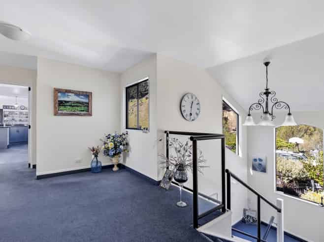 583 Hill Street South, Hope