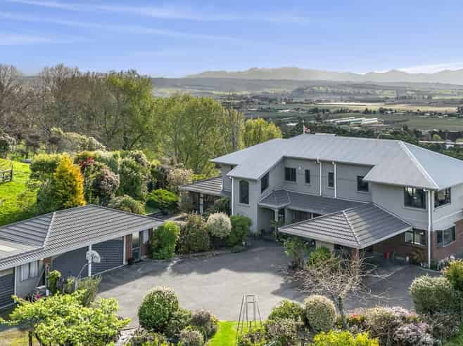 583 Hill Street South, Hope