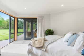 247 Collins Road, Lincoln