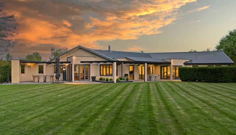 247 Collins Road, Lincoln