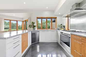 247 Collins Road, Lincoln