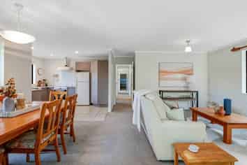 42 Savoy Road, Orewa