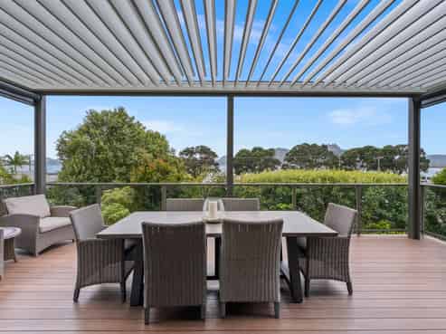 16 Fred Carr Place, One Tree Point