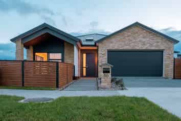 66 Tipu Crescent, Milldale