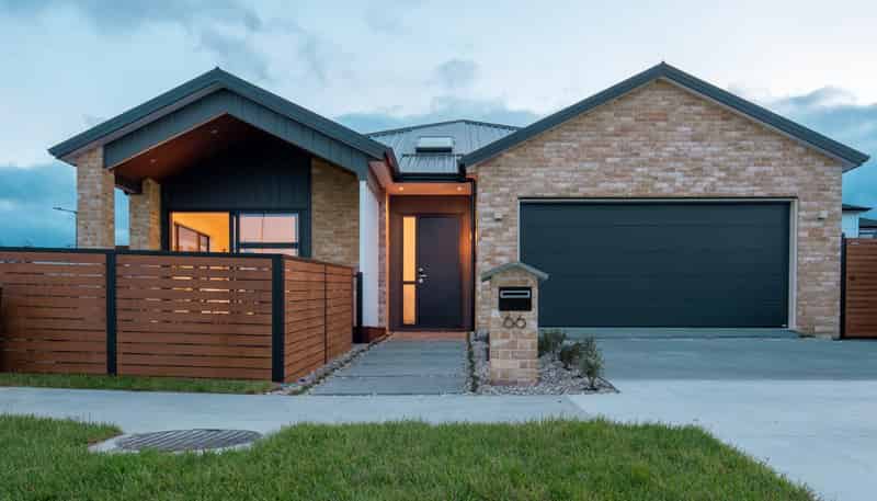 66 Tipu Crescent, Milldale