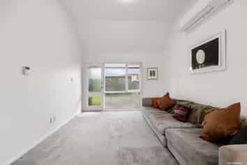 52O Pilkington Road, Panmure