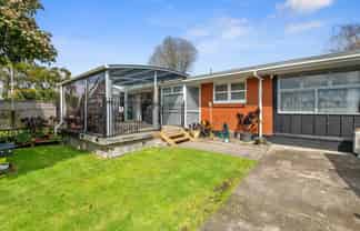 42 Waratah Street, Matua