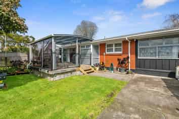 42 Waratah Street, Matua