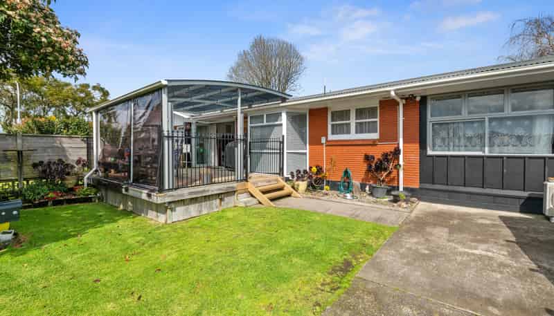 42 Waratah Street, Matua