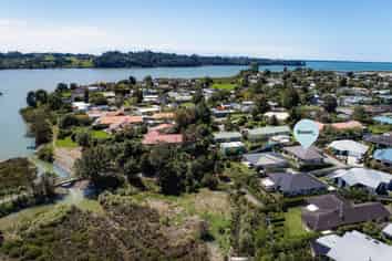 14 Riverside Place, Katikati