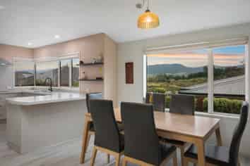 14 Riverside Place, Katikati