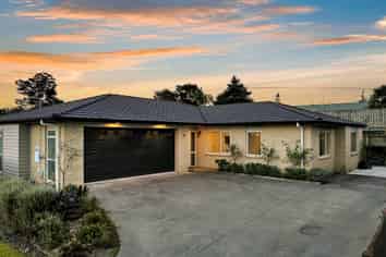 14 Riverside Place, Katikati