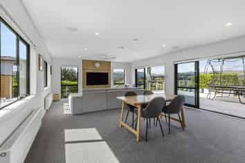 168 Endeavour Drive, Whitby