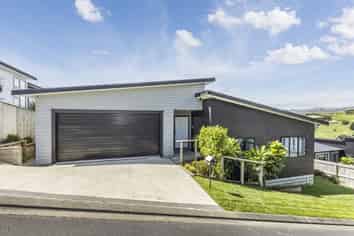 168 Endeavour Drive, Whitby